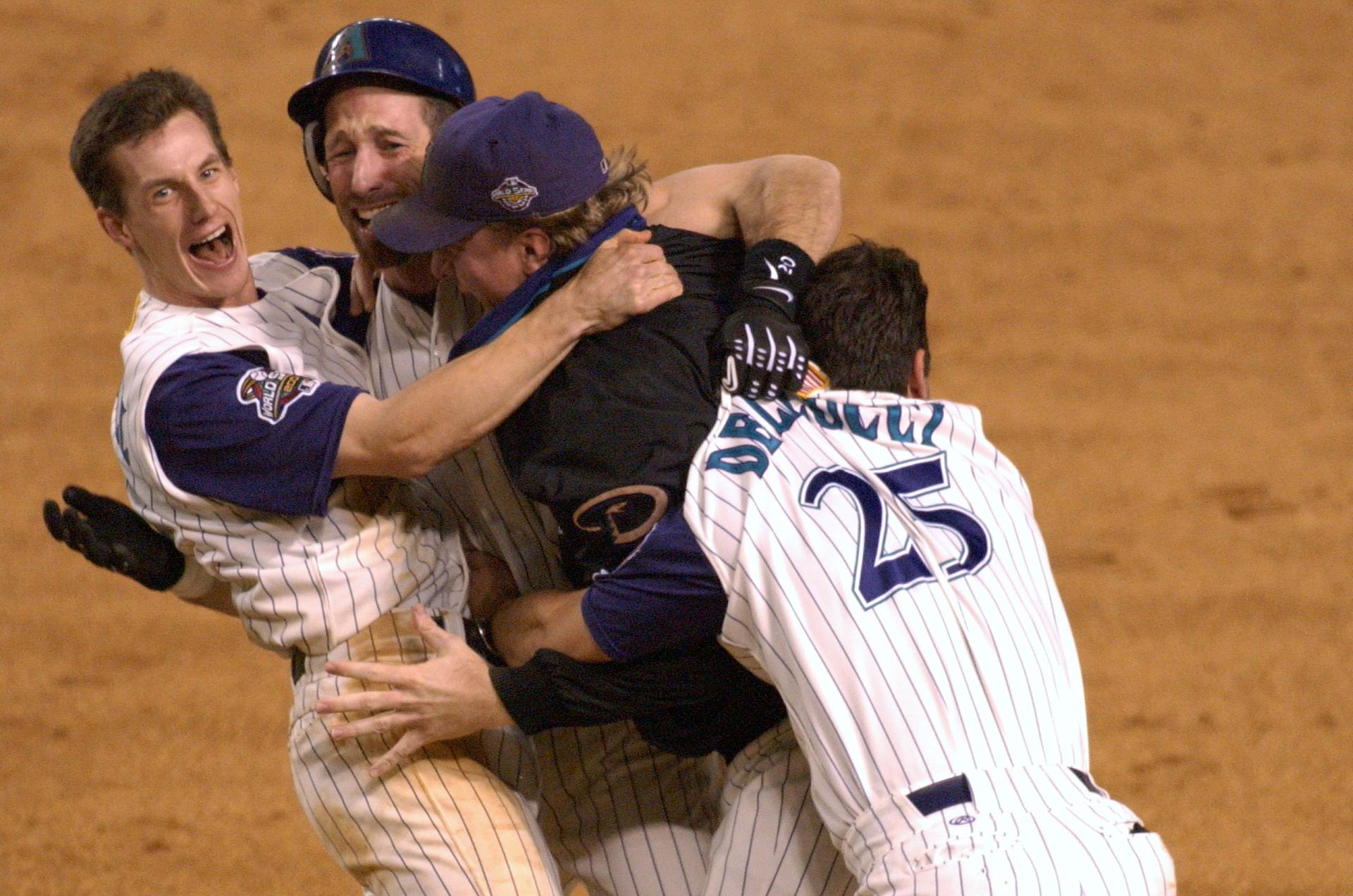 Diamondbacks celebrate Game 7 victory in 2001