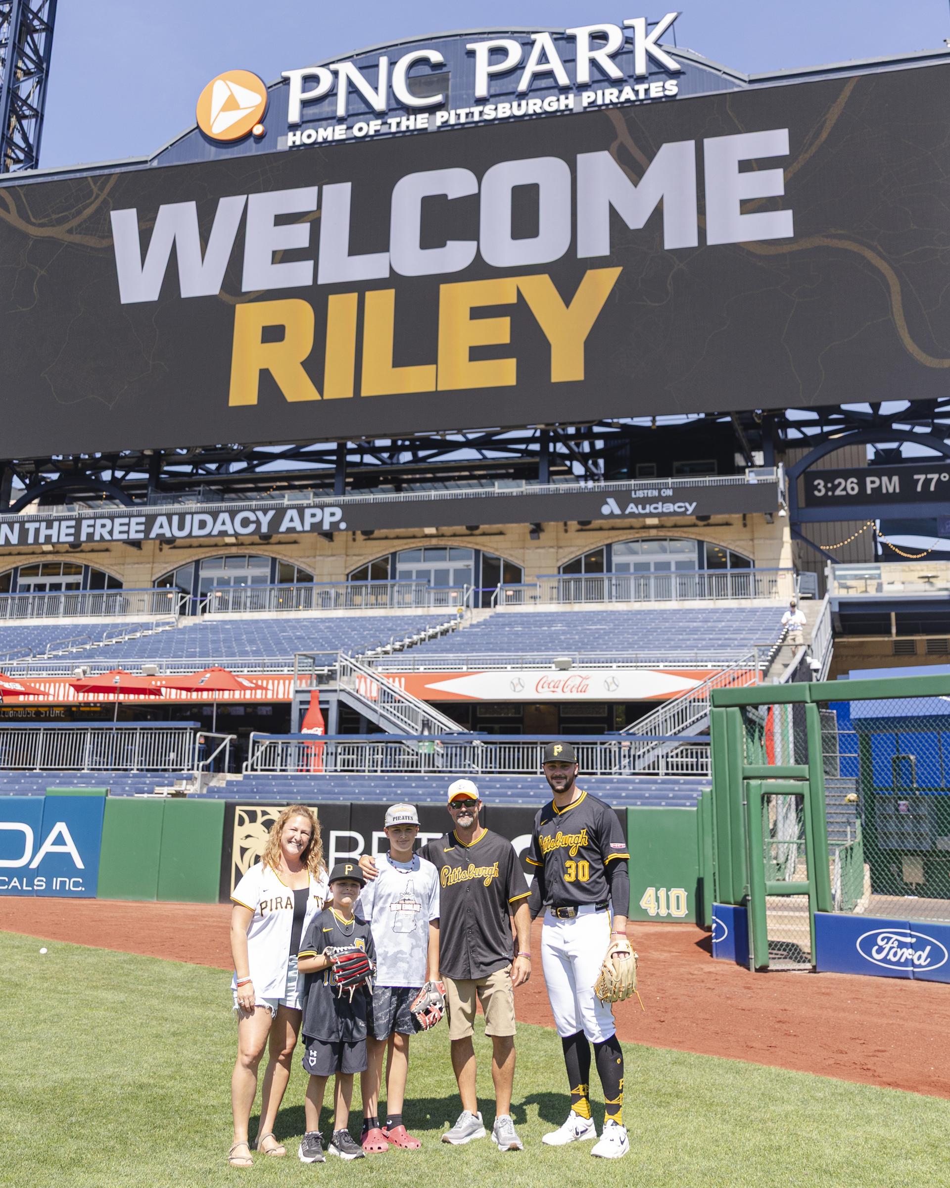 Riley Wheaton, his family and Paul Skenes