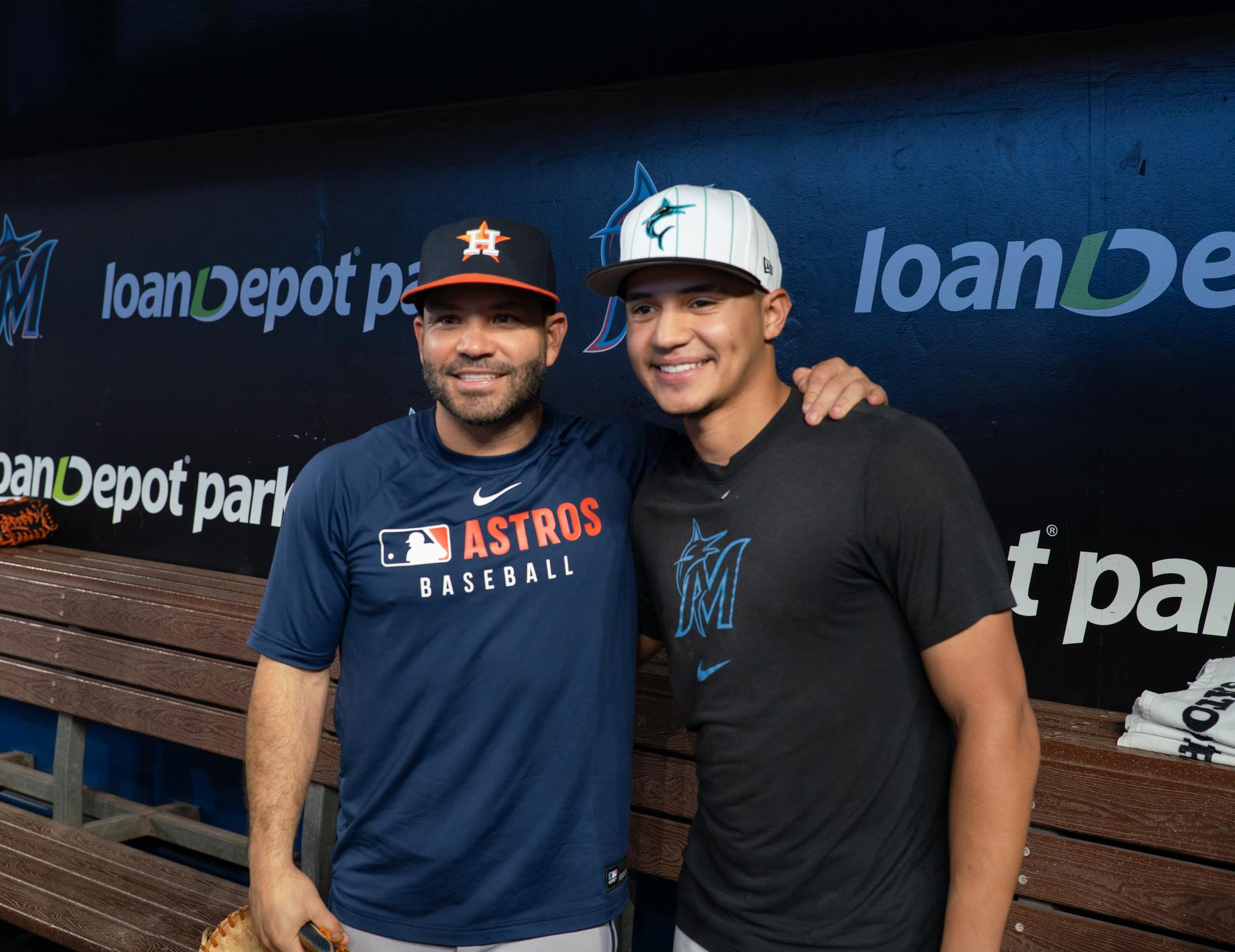 Jose Altuve and Javier Sanoja (courtesy Rafael Párraga/El Extrabase)