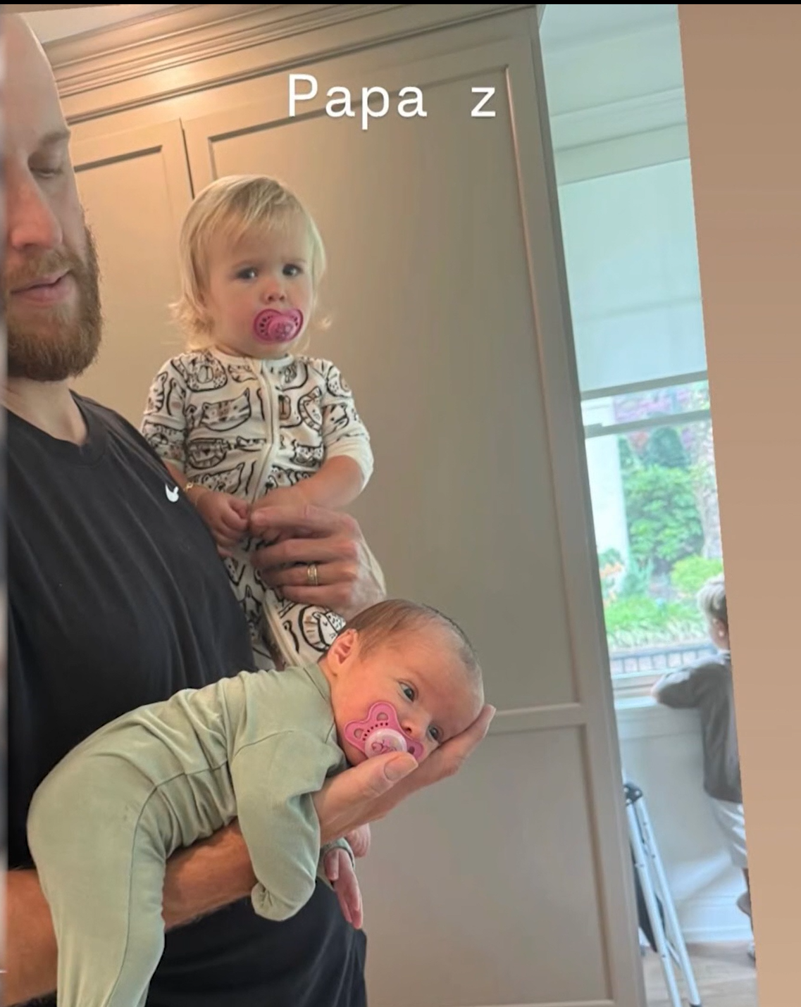 Zack Wheeler with his kids