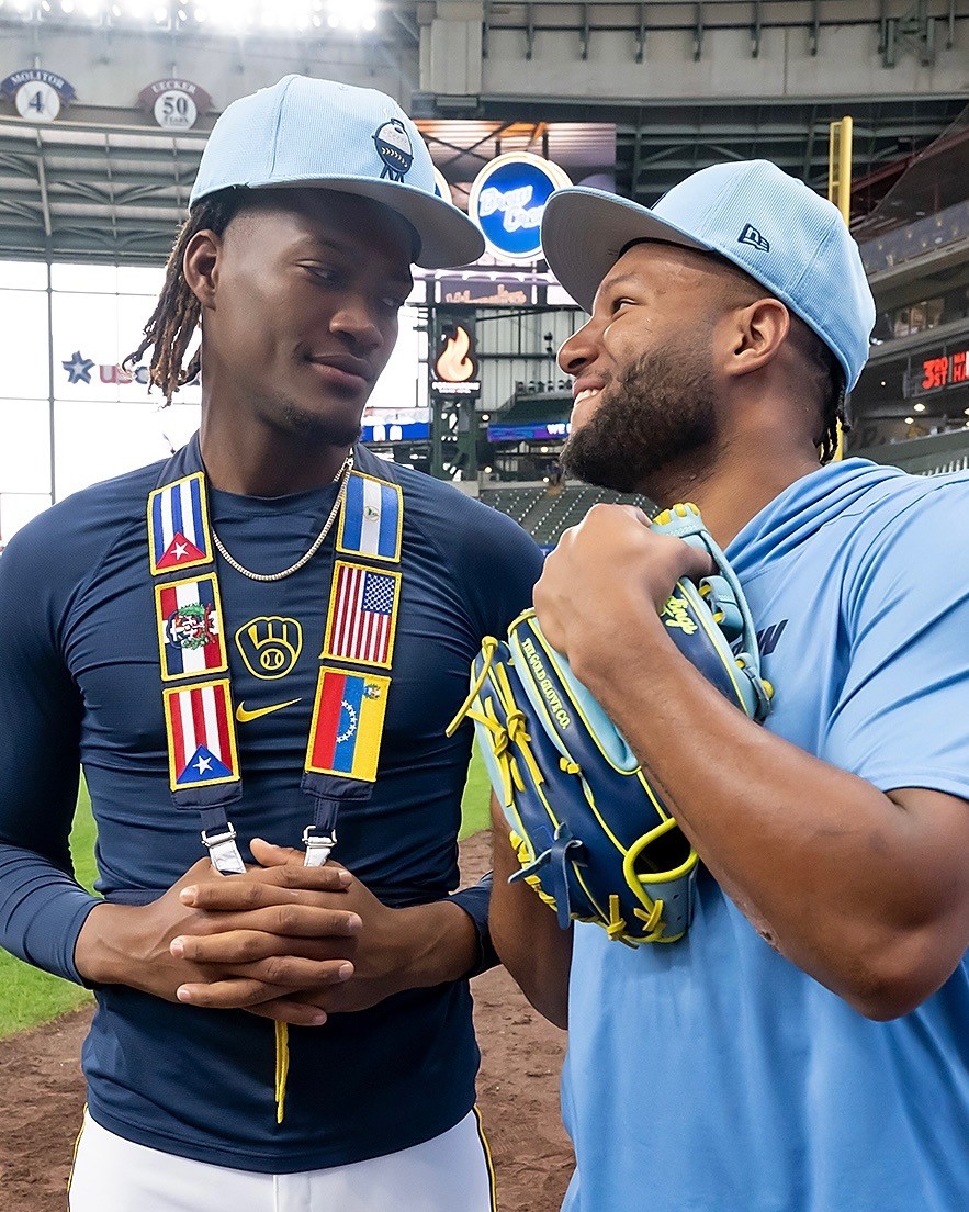 Abner Uribe and Jackson Chourio (Photo: Kirsten Schmitt/Brewers)