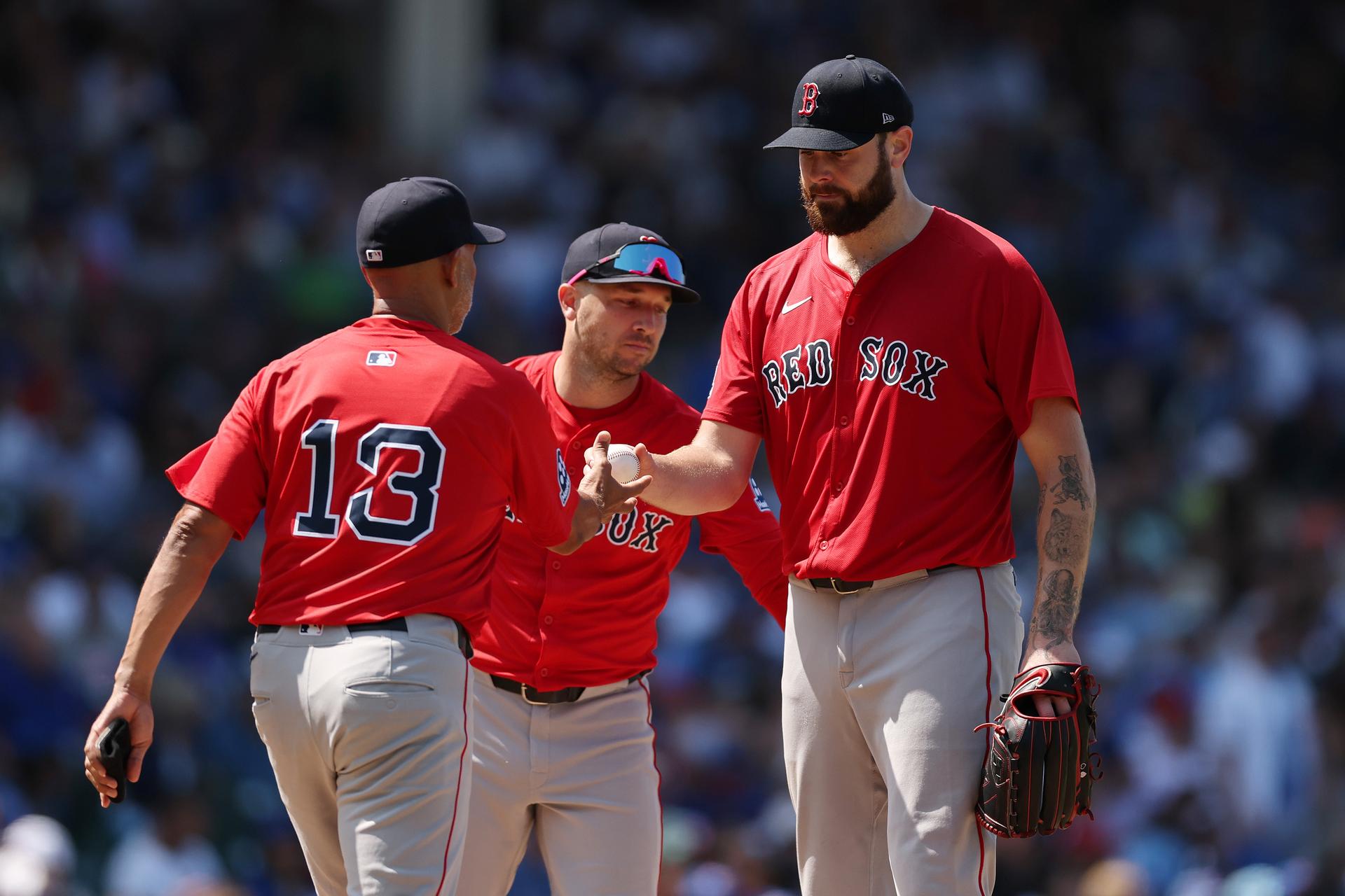 Lucas Giolito, Alex Cora and Alex Bregman