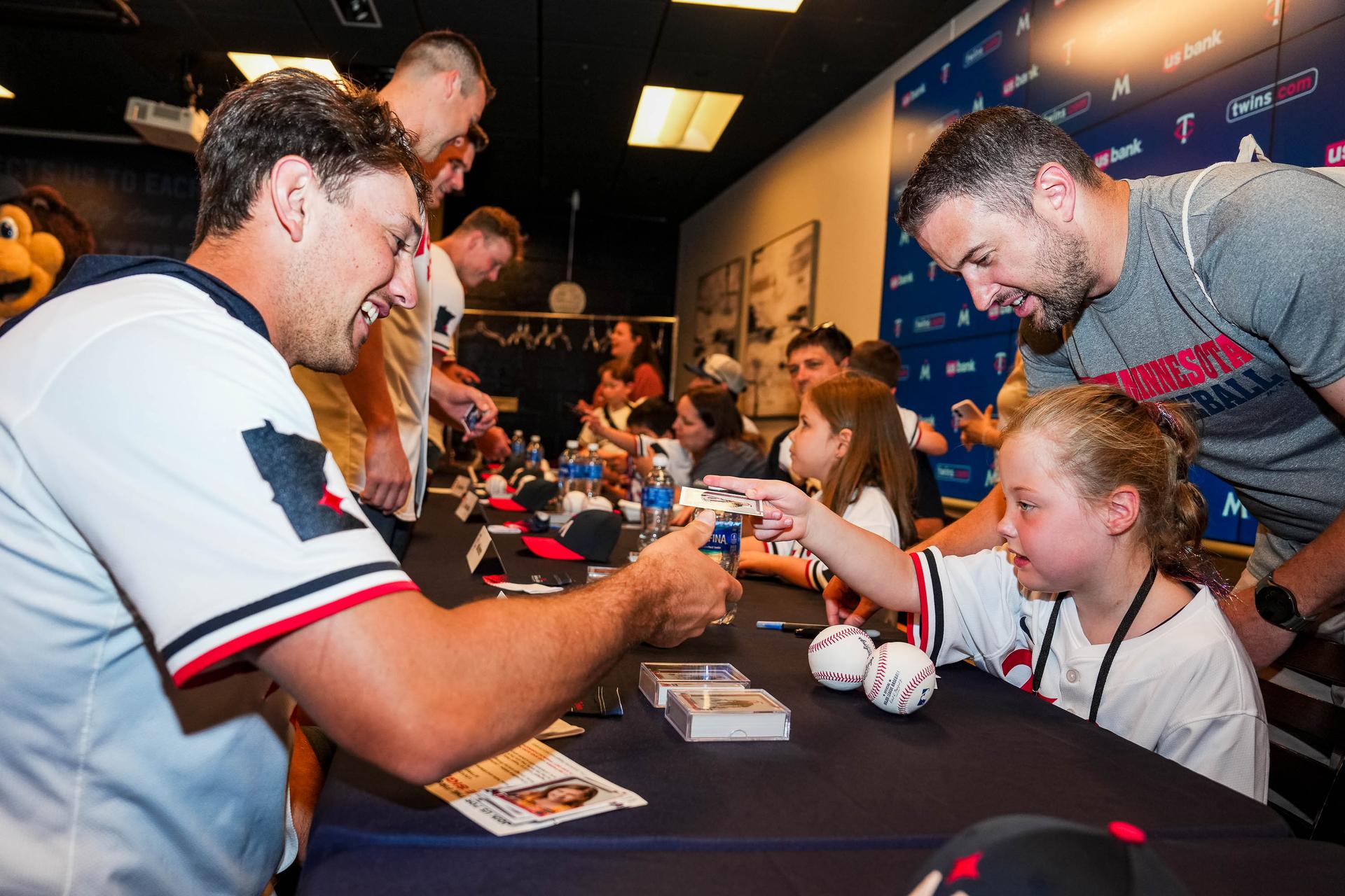 Brooks Lee (Brace Hemmelgarn / Minnesota Twins)