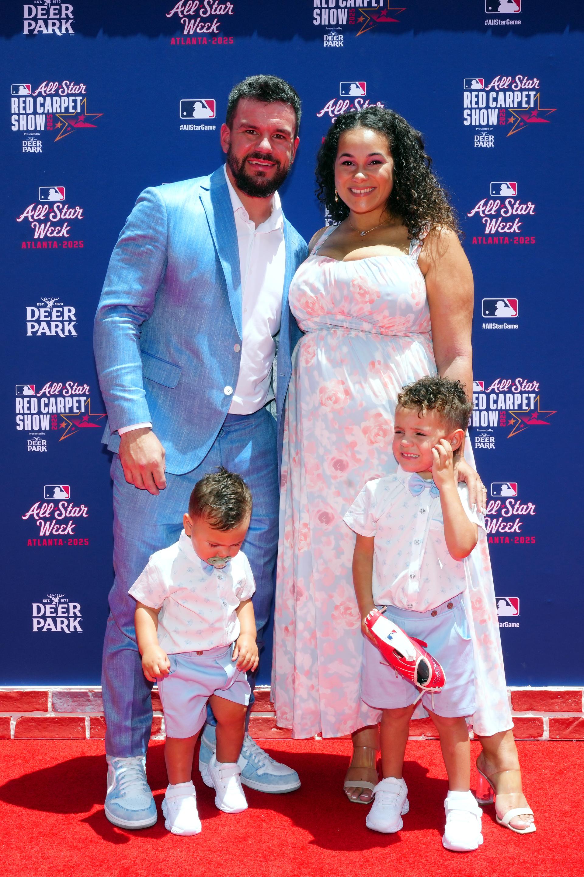 Kyle Schwarber and family