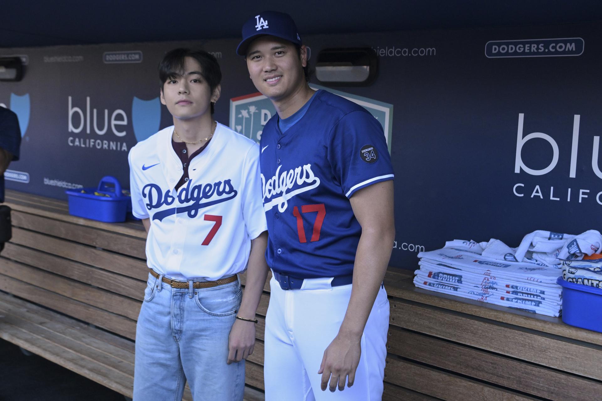 V and Shohei Ohtani