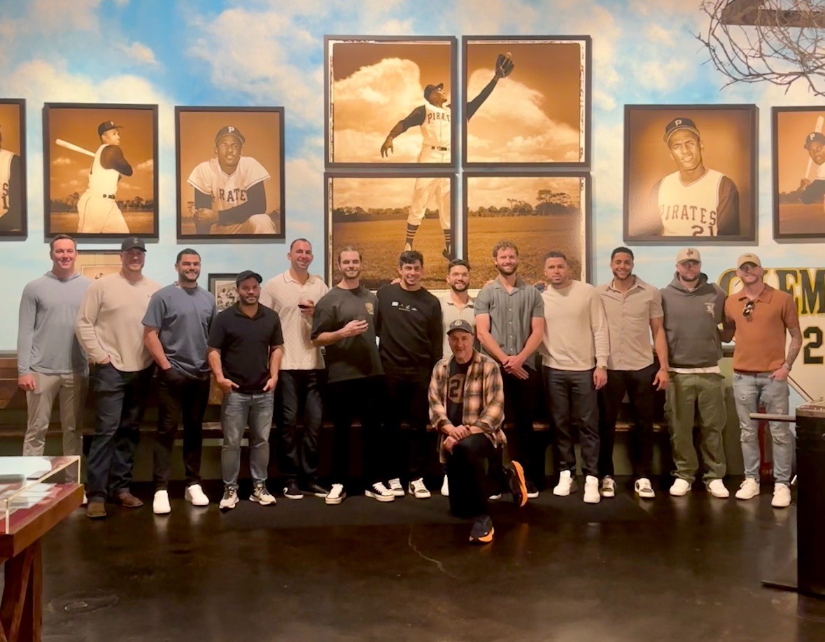 Astros visit Roberto Clemente Museum