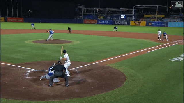 An animated gif of Andrés Giménez making a diving play