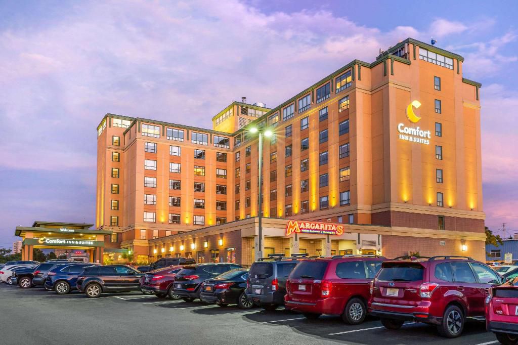 Comfort Inn & Suites Boston Logan Airport - Logan Airport