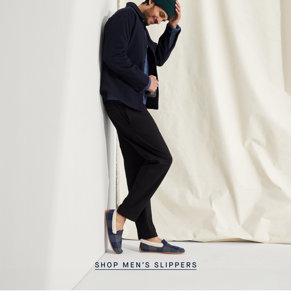 SHOP MEN’S SLIPPERS