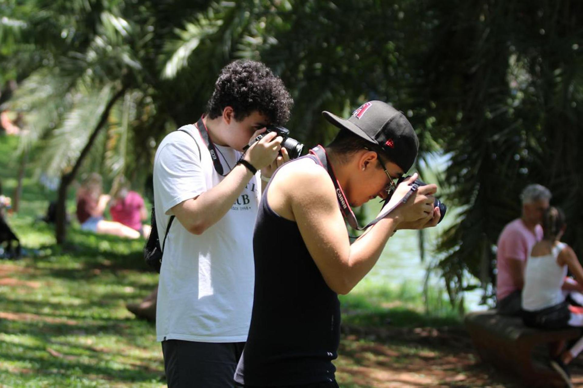 Aula prática de fotografia na Pixel Escola em Salvador