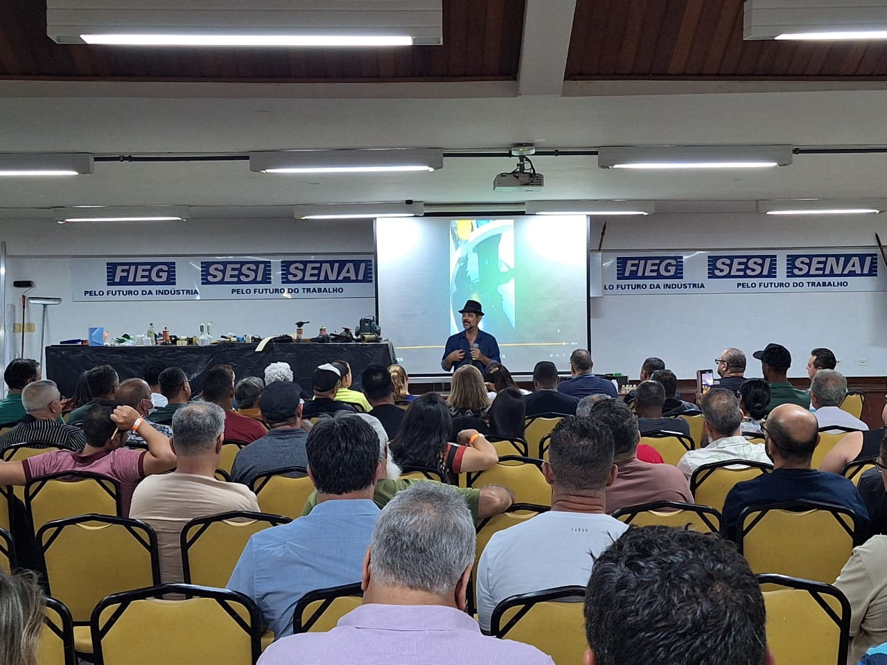 Curso presencial Mega Piso Epóxi