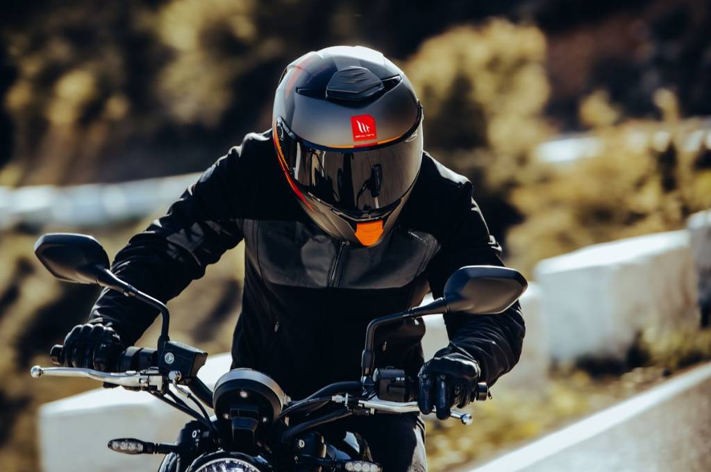 Capacete MT Thunder 4 SV
