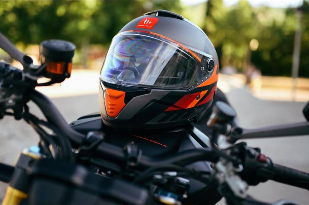 Capacete MT Thunder 4 SV