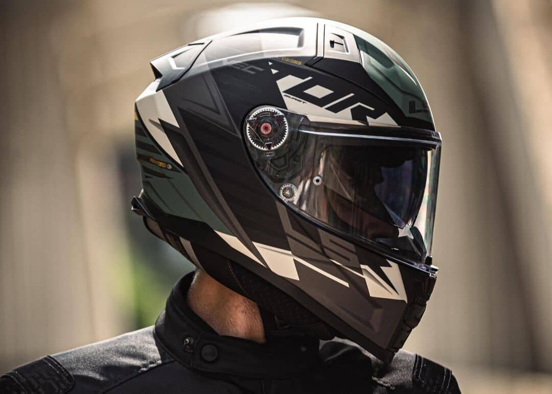 Conheça o Capacete LS2 Vector 2