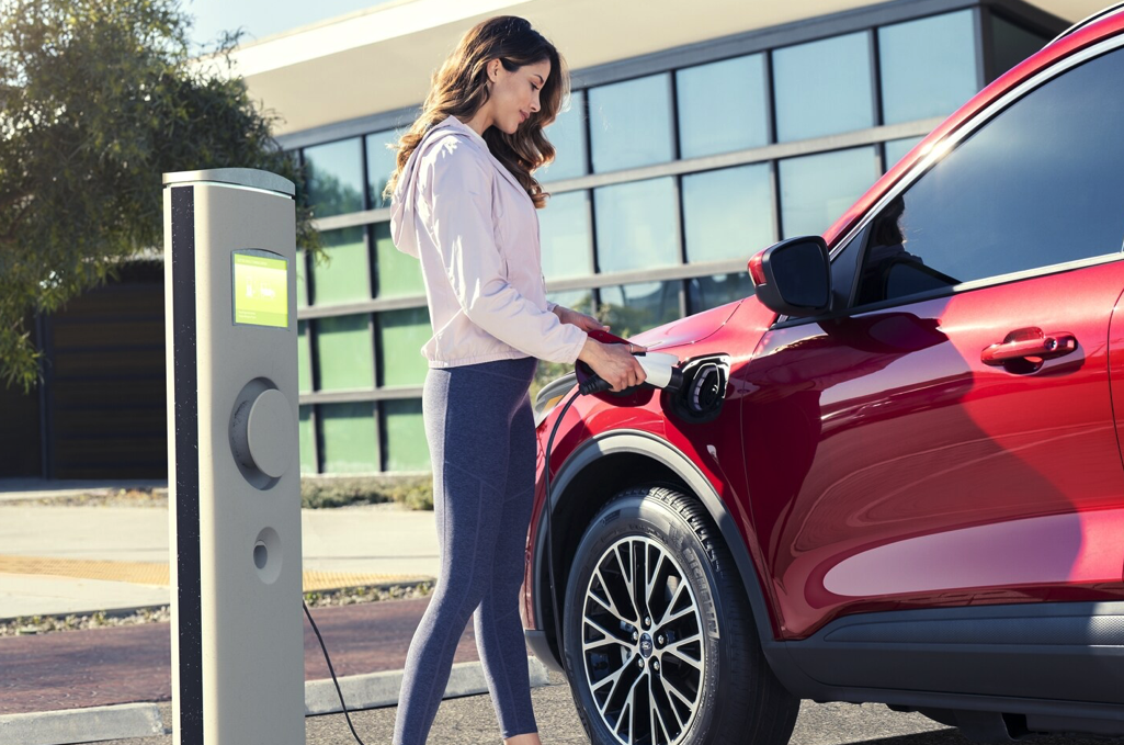 Ford escape charging 