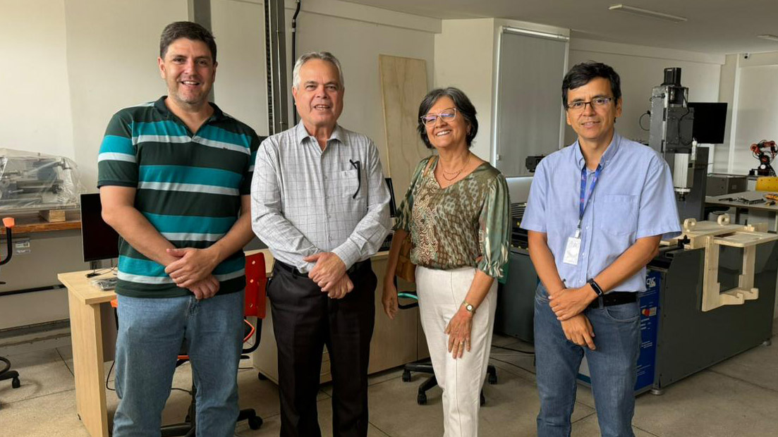 O Pró-reitor de Pós-graduação, Pesquisa e Inovação da UPE, Prof. Carmelo Bastos, o Vice-reitor, Prof. José Roberto de Souza, a Reitora da UPE, Profª Socorro Cavalcanti, e o Cientista Chefe do IIT/UPE, Prof. Luiz Arturo.