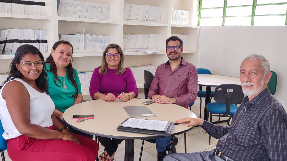 Prof. Renato Medeiros, Diretor do Núcleo de Educação a Distância, durante reunião com gestores municipais da educação