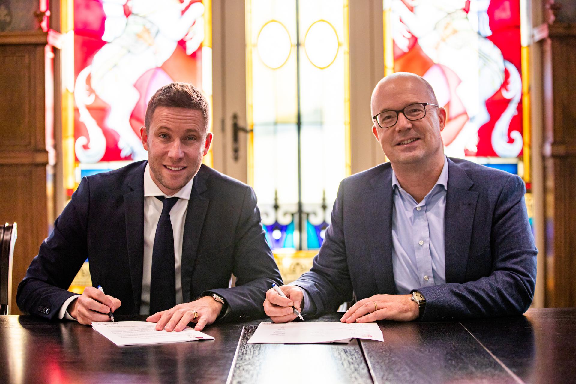 Ondertekening contract Efteling/Puy du Fou