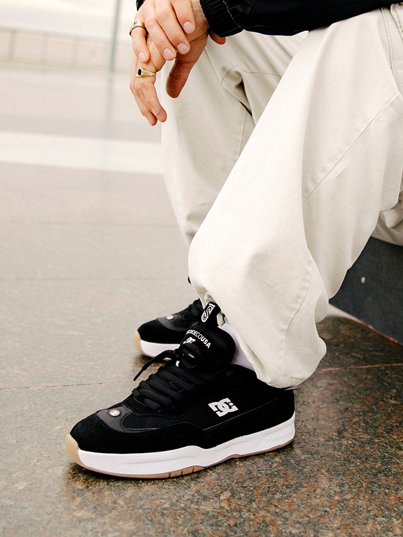 JS2 BLACK