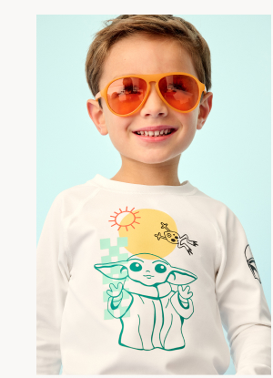 STAR WARS™ Rashguard Top | The Mandalorian and Grogu Beach