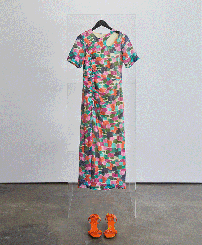 In Collaboration With SheerLuxe >>