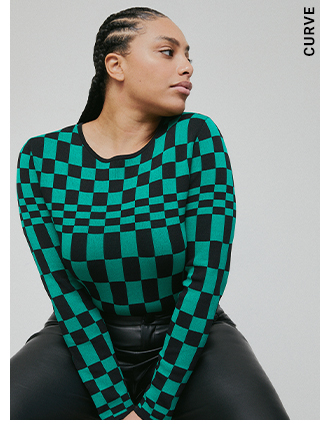 curve checkerboard knit jumper