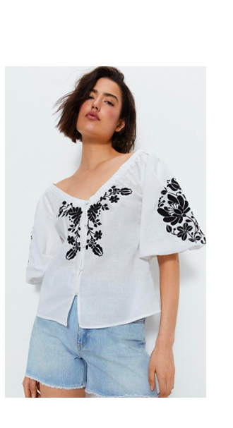 embroidered puff sleeve top