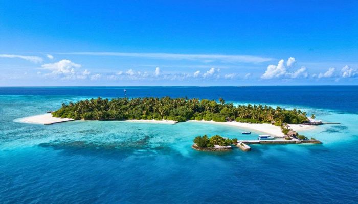 Makunudu Island Maldives