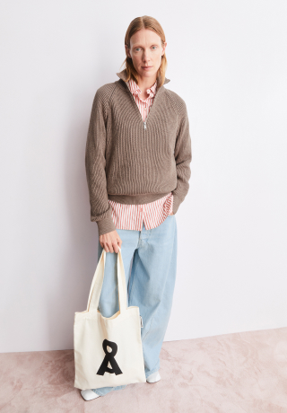 VANISÉ STRICKTROYER