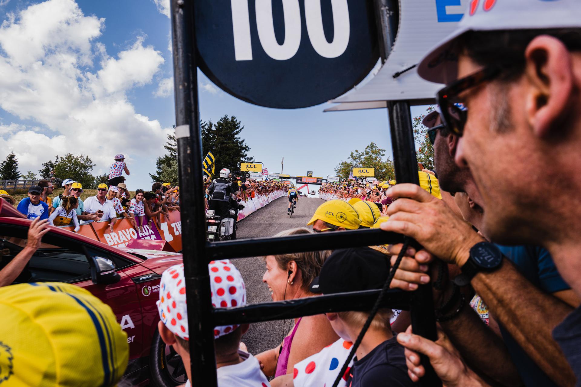 Leica Q2 v Fujifilm X-Pro 2 at Tour de France Femmes