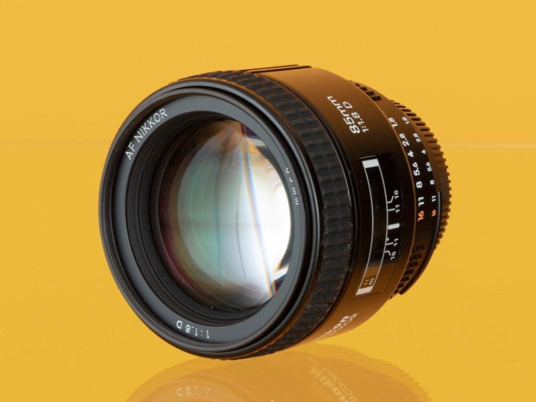 Nikon AF Nikkor 85mm f/1.8D
