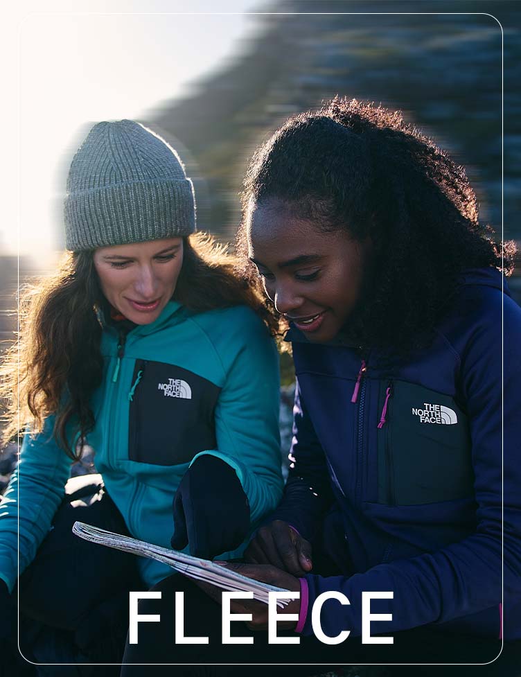 2 girls wearing TNF fleeces