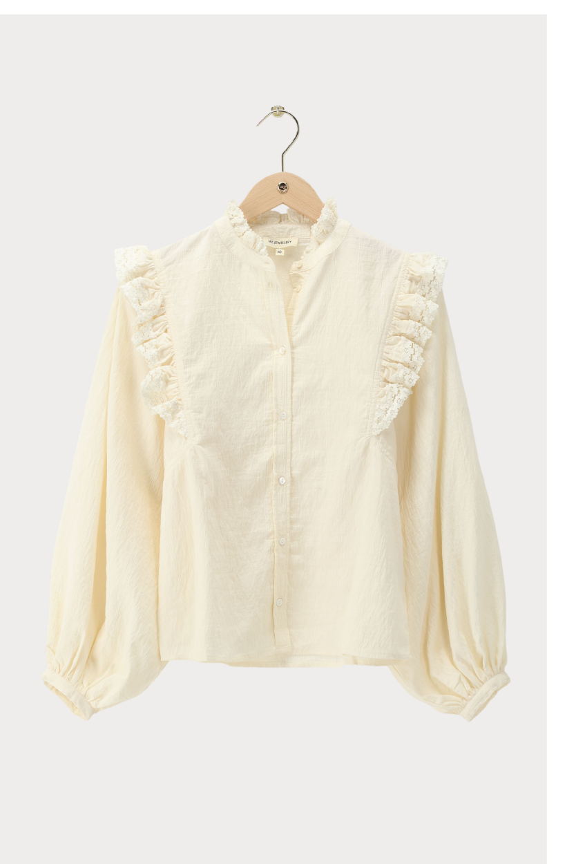 Weiße Bluse mit Spitzenbändern und Ballonärmeln