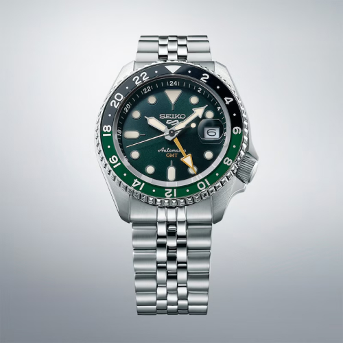 Seiko 5 Sports SKX GMT  Bi-Colour Green Bezel & Stainless Steel Watch