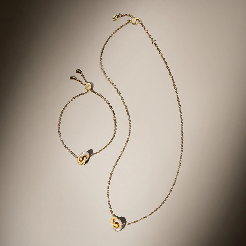 BOSS Live Precious Women's Circle Pendant And Bracelet