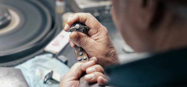 THE ART OF VINTAGE CRAFTSMANSHIP