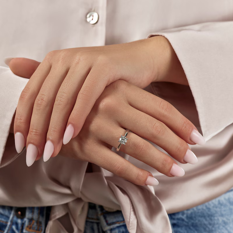 Engagement Ring Platinum Round Cut Four Claw Solitaire 1ct Diamond Ring Engagement Ring Platinum Round Cut Four Claw Solitaire 1ct Diamond Ring