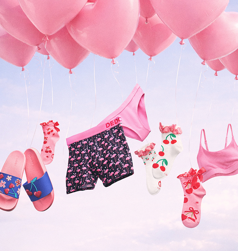  Kwiaty więdną, skarpetki są trwałe.