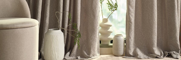 Teljes körű útmutató függönyökhöz és rolókhoz