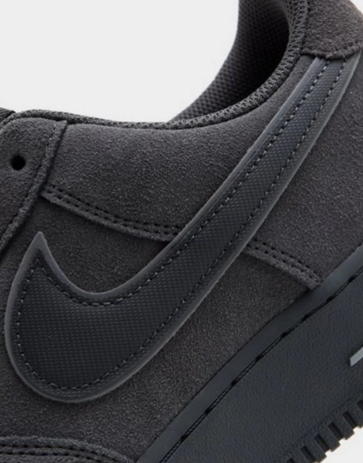 Nike Air Force 1 '07 LV8