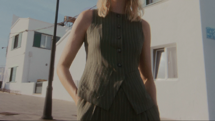 Discover the lookbook 