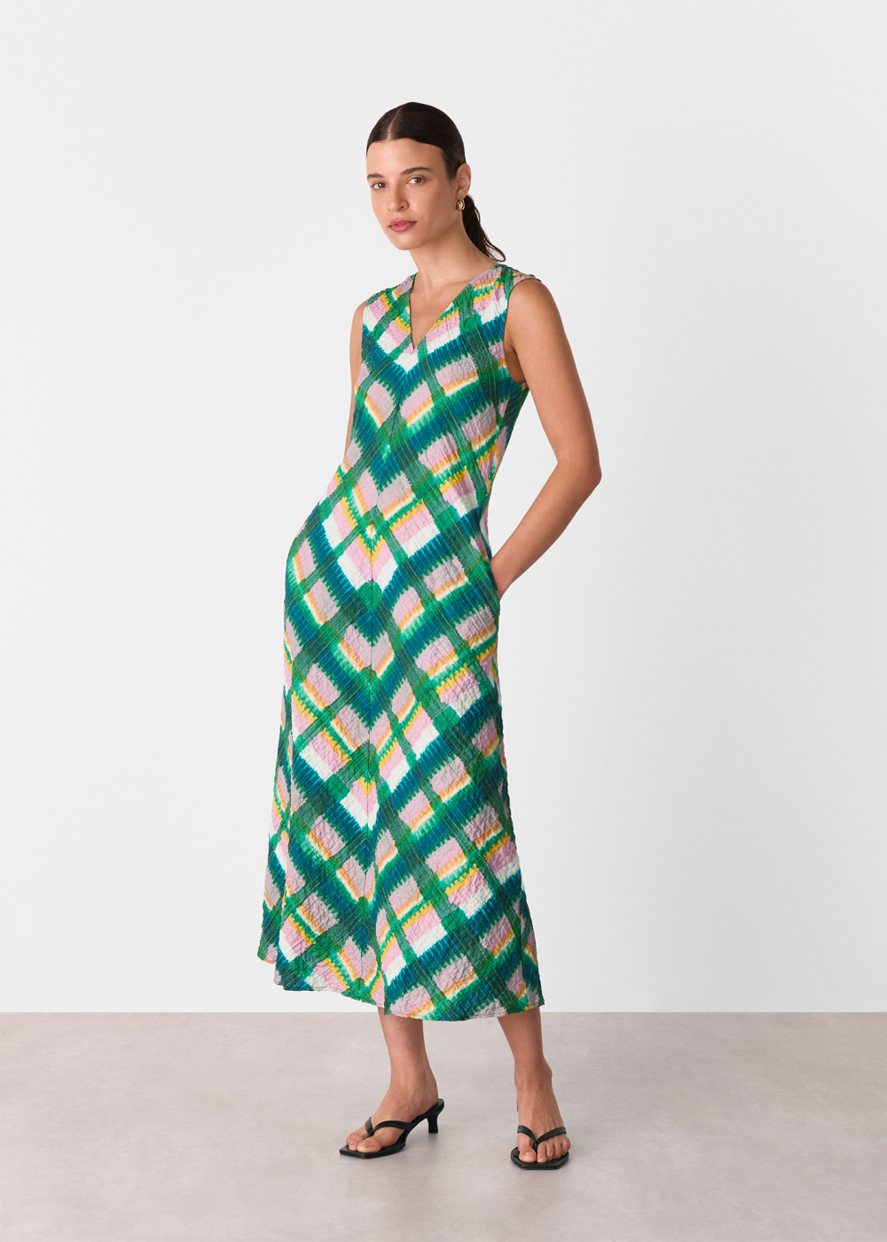 Sleevless Checked Dress