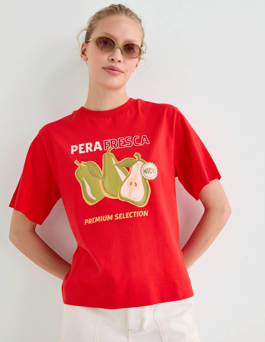 Red Pera Fresca Graphic T-Shirt