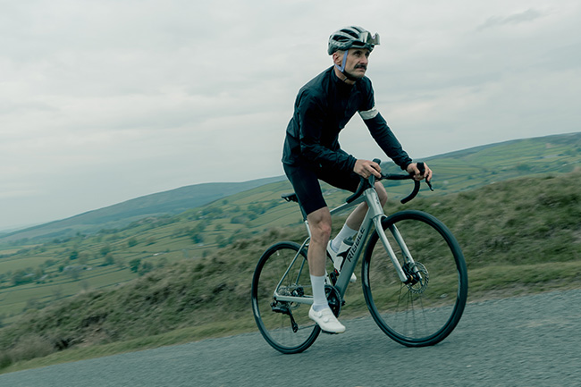 male riding ALLROAD CARBON