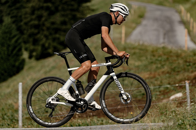 male riding ULTRA-RACE