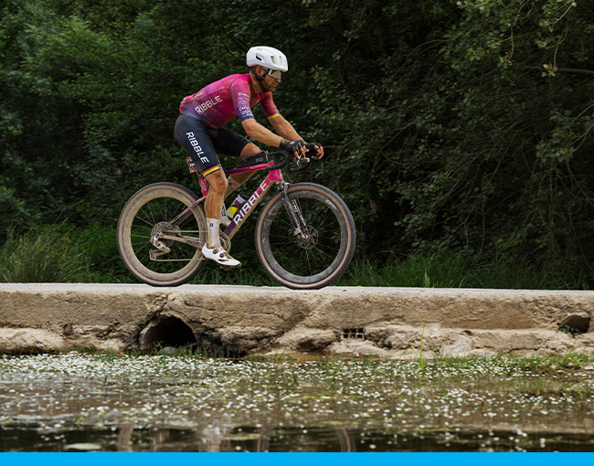 Ribble Outliers Metheven Bond on the Ultra-Grit