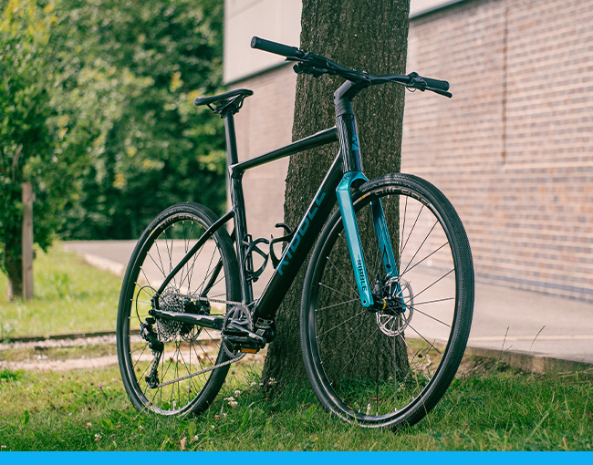 Flat handlebars. Upright comfort. Confident control. 
