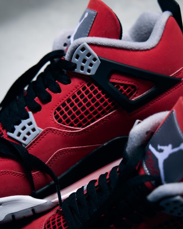 Air Jordan 4 Retro 'Toro Bravo'