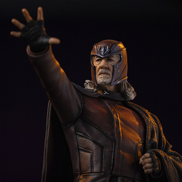 Magneto 1:10 Scale Statue