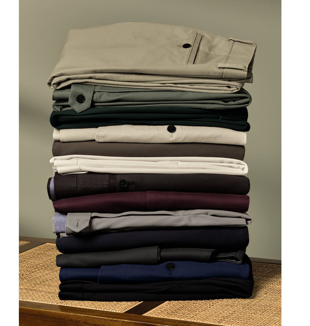 THE ULTIMATE NON-IRON CHINOS